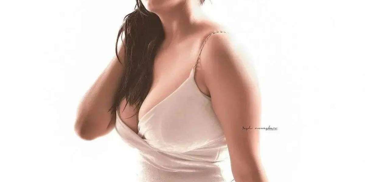 Dubai Escort	+971556820247